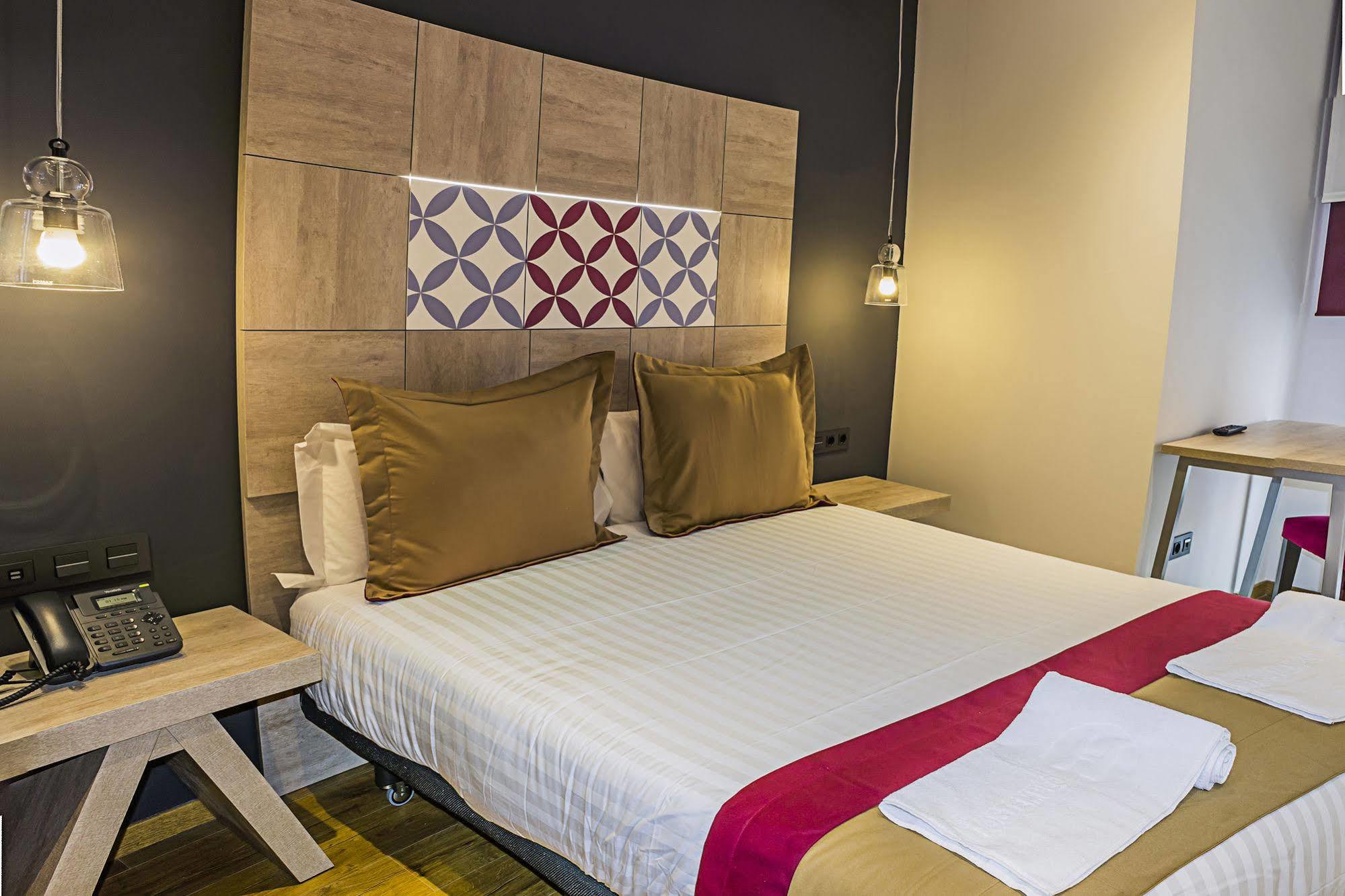 Boutique Hostemplo Sagrada Familia Hotel Barcellona